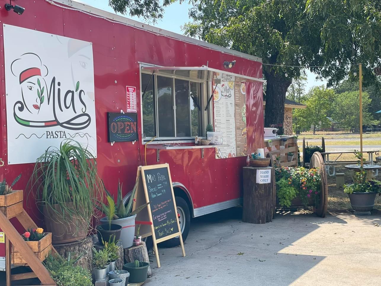Mia's Pasta Food Truck